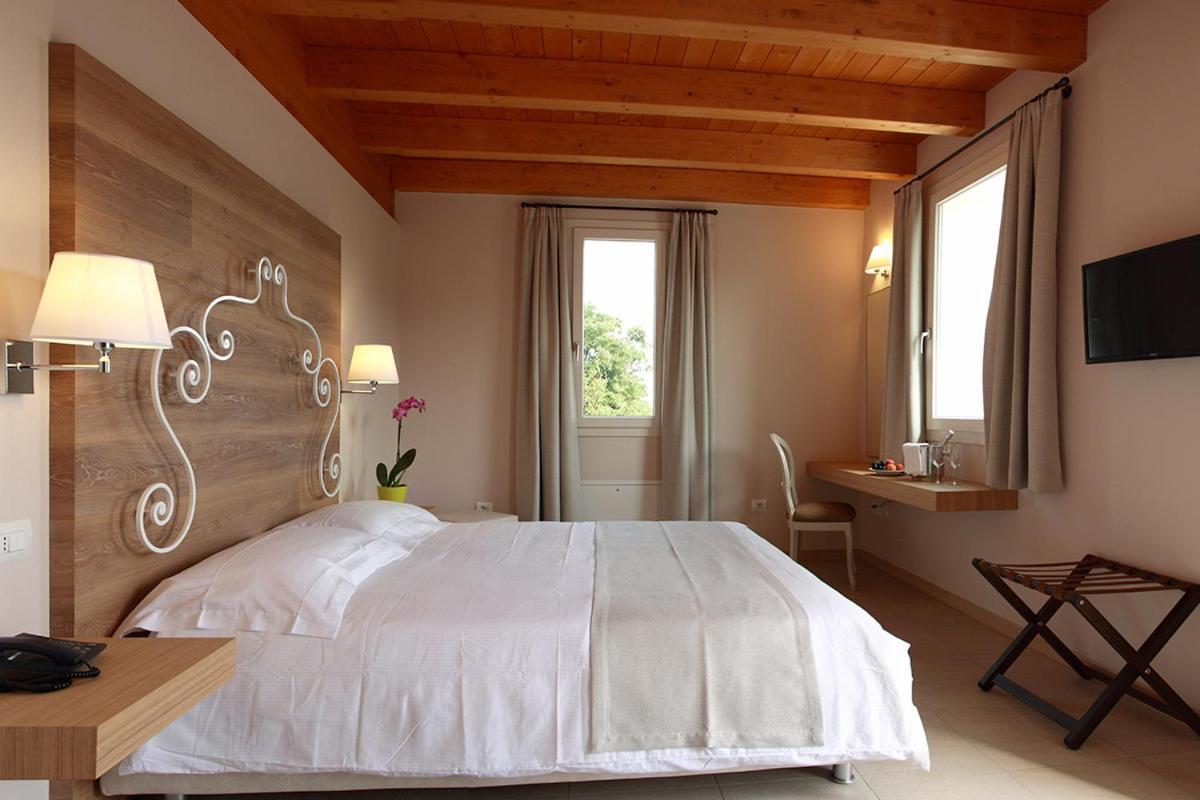 Agriturismo Corte Aurea Desenzano del Garda Exterior photo