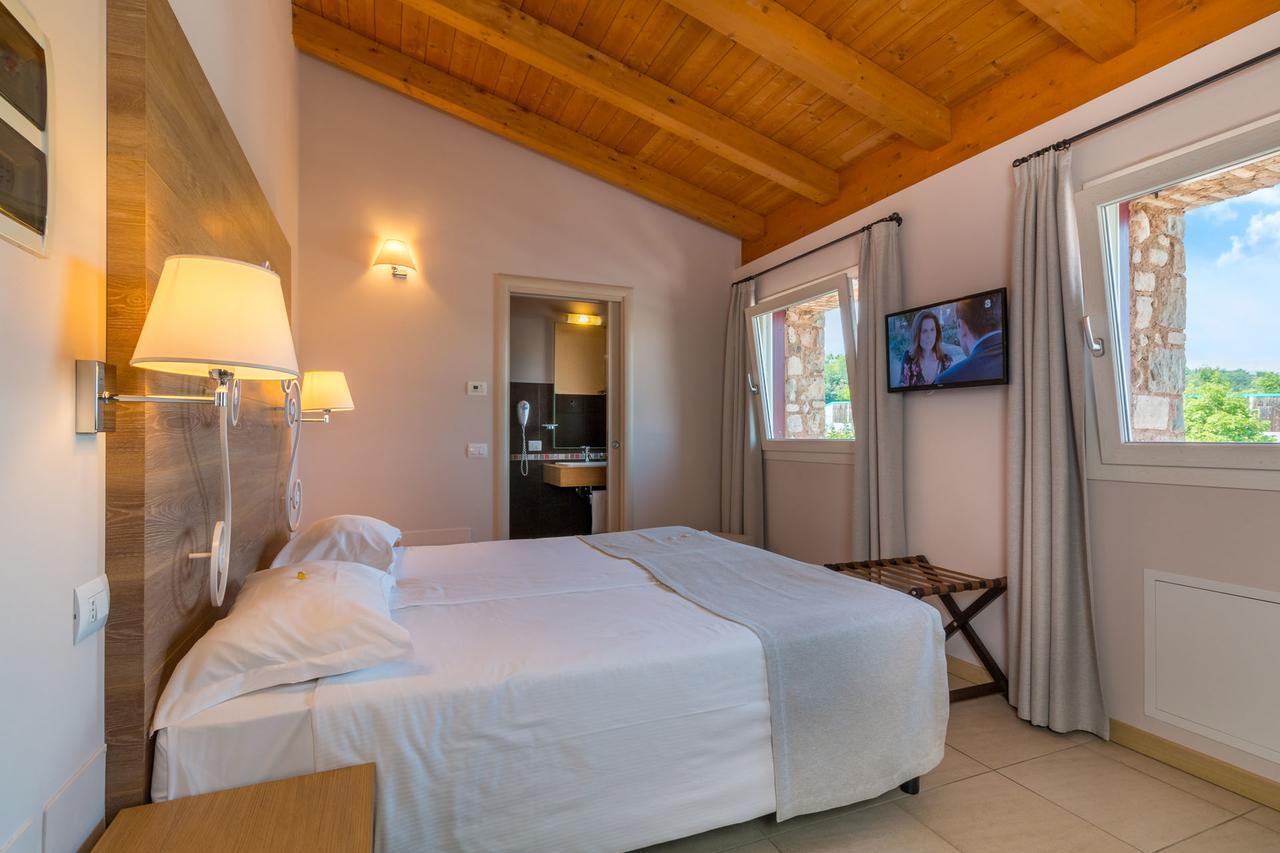 Agriturismo Corte Aurea Desenzano del Garda Exterior photo