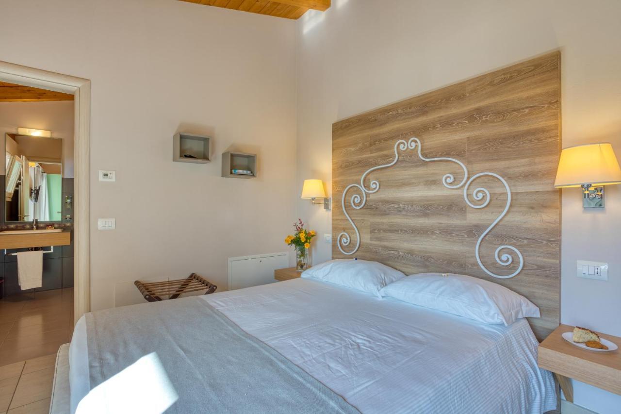 Agriturismo Corte Aurea Desenzano del Garda Exterior photo